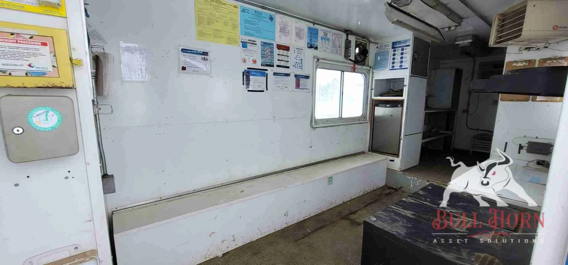 2005 Doghouse 42ft