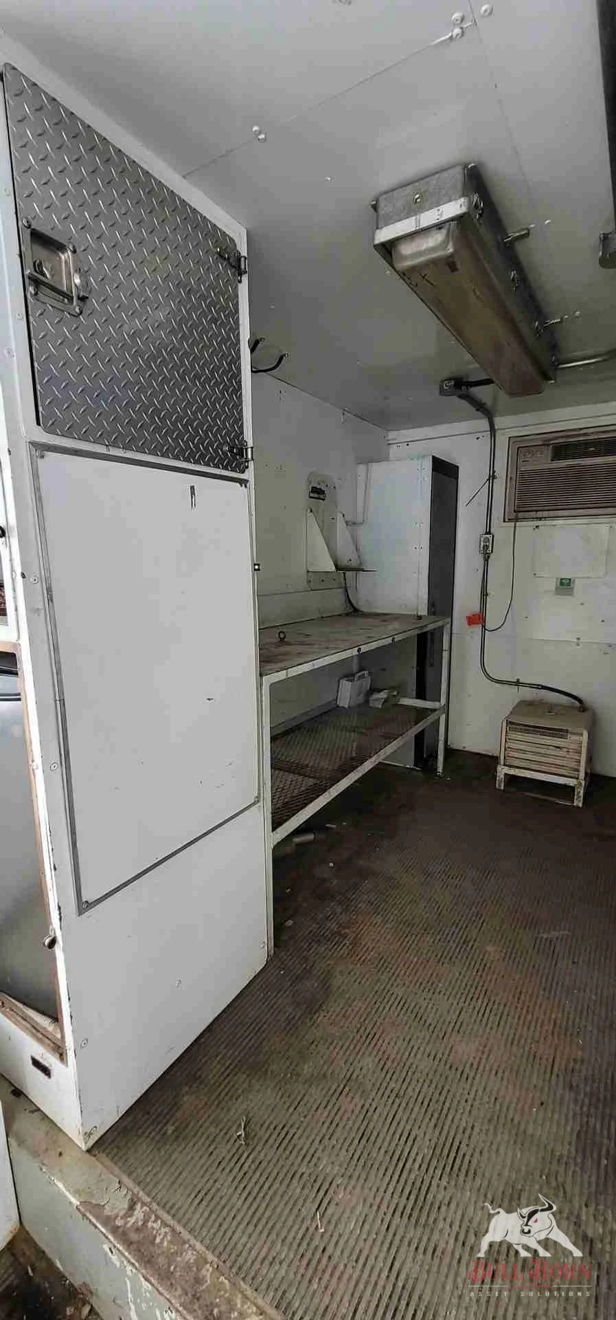 2005 Doghouse 42ft