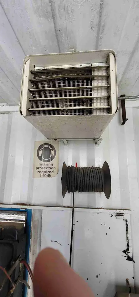 2006 Doghouse 42ft