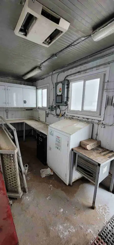2001 Doghouse 30ft