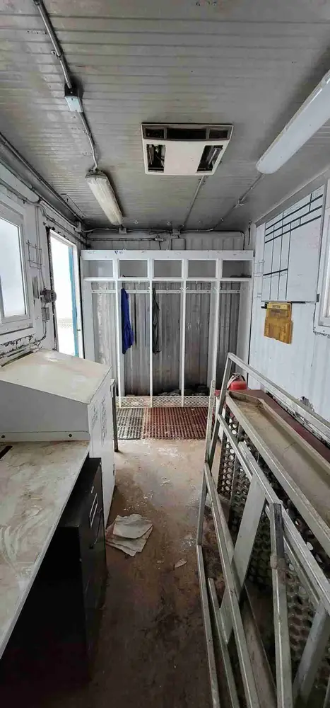 2001 Doghouse 30ft