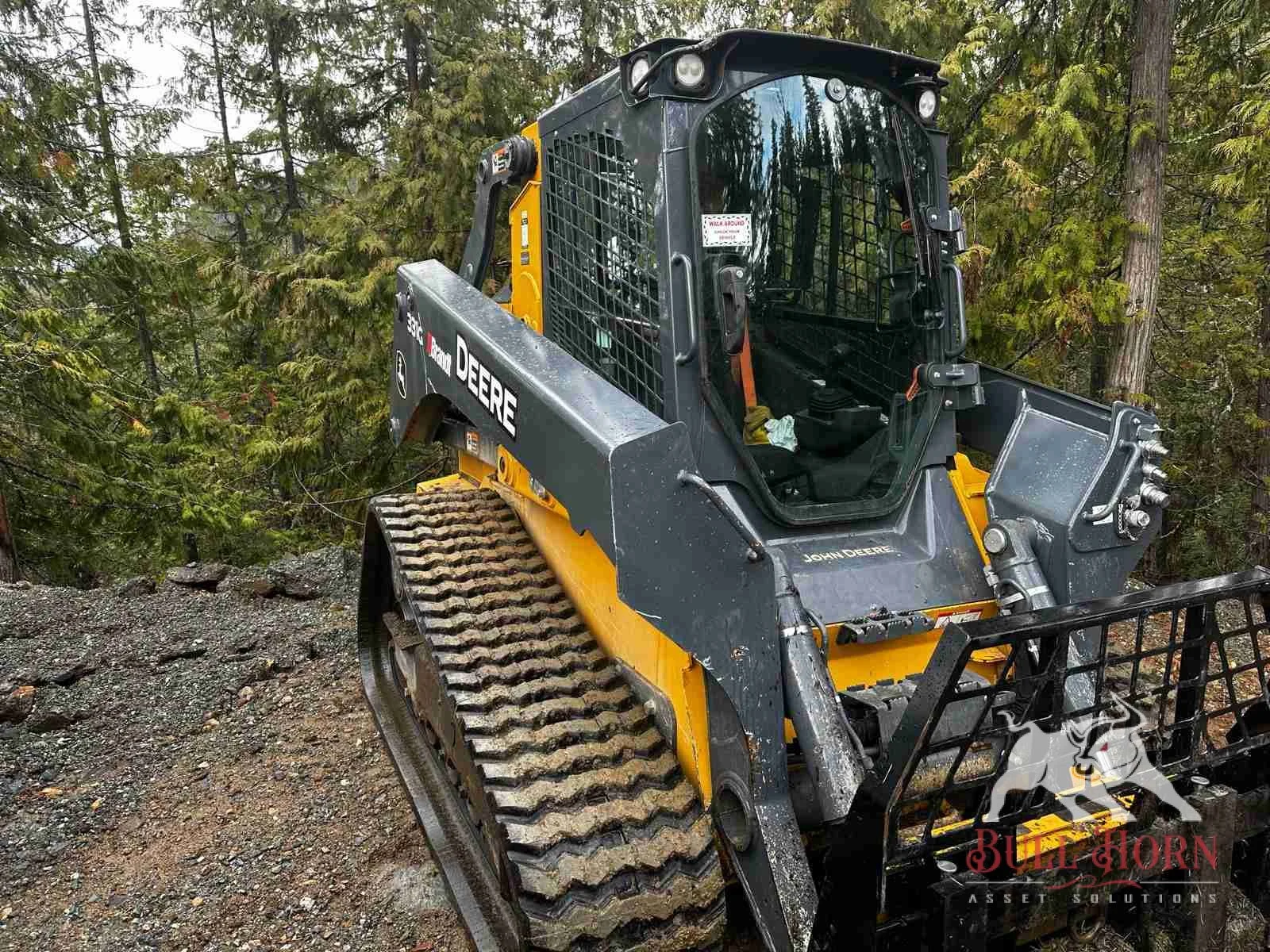 2019 John Deere Skid steer 331G