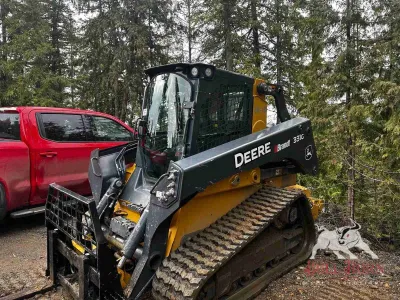 2019 John Deere Skid steer 331G