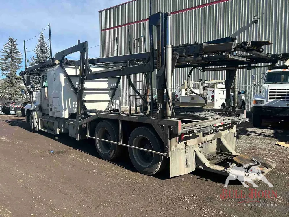 2005 Freightliner Car Hauler