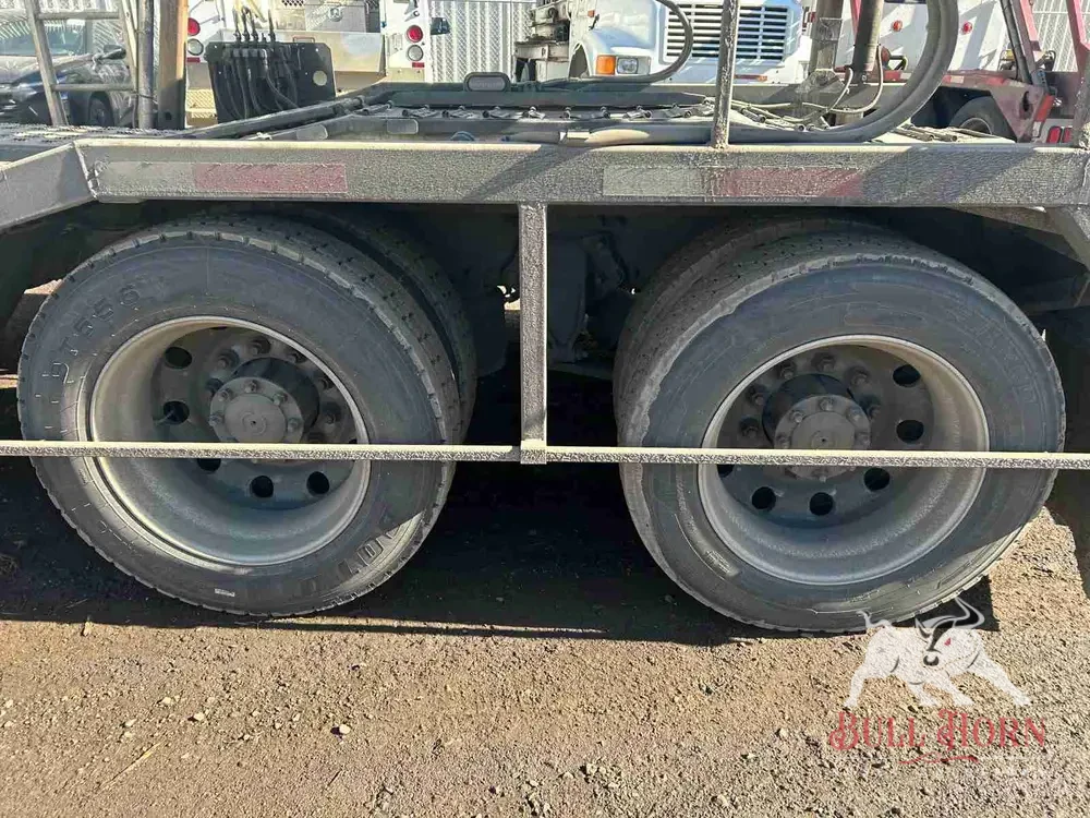 2005 Freightliner Car Hauler