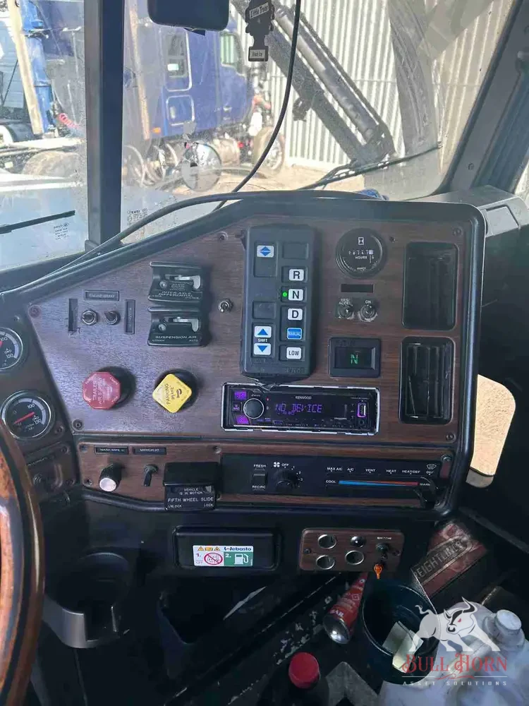 2005 Freightliner Car Hauler
