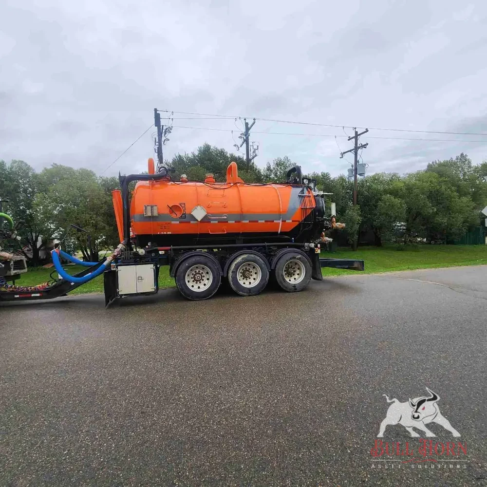 2014 Freightliner w/ a 16m3 Tank