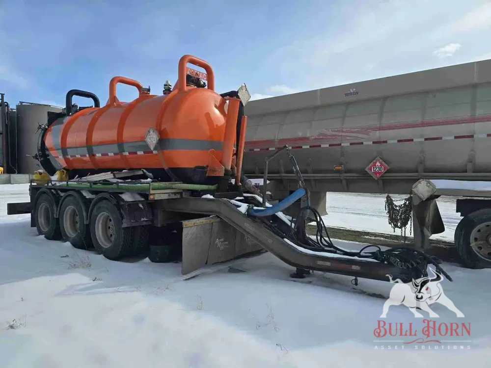 2014 Freightliner w/ a 16m3 Tank