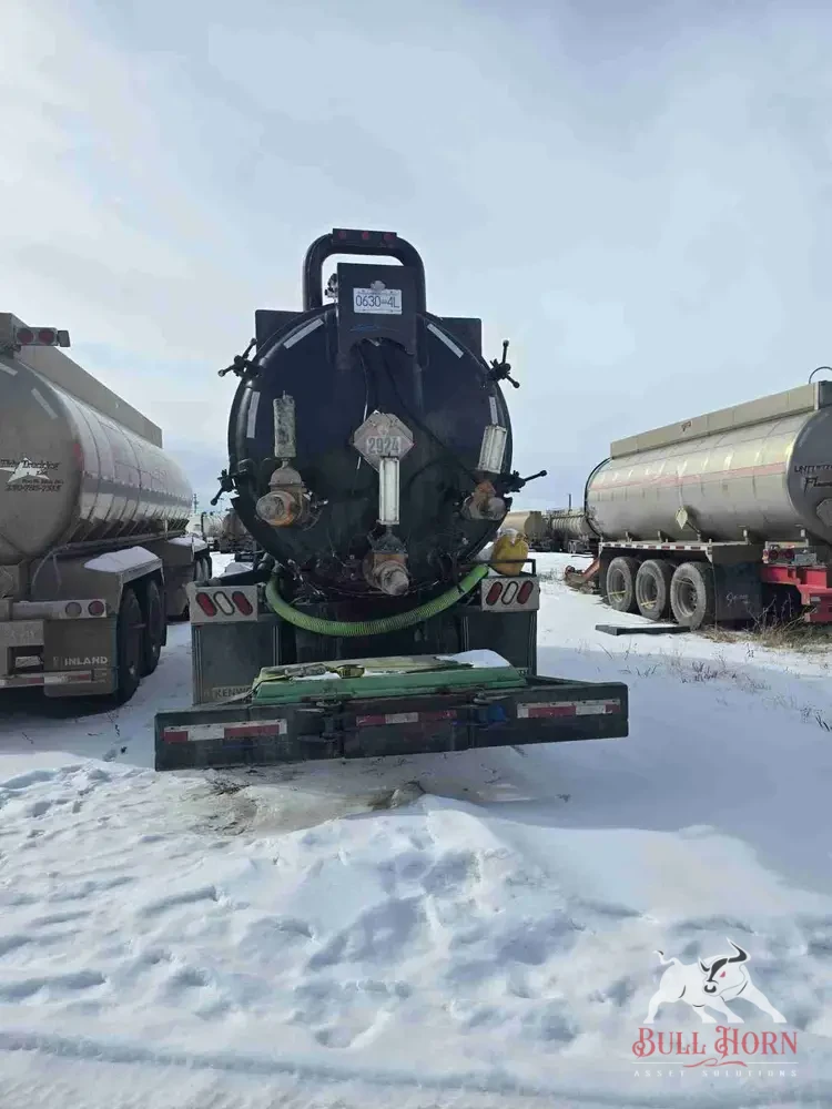 2014 Freightliner w/ a 16m3 Tank