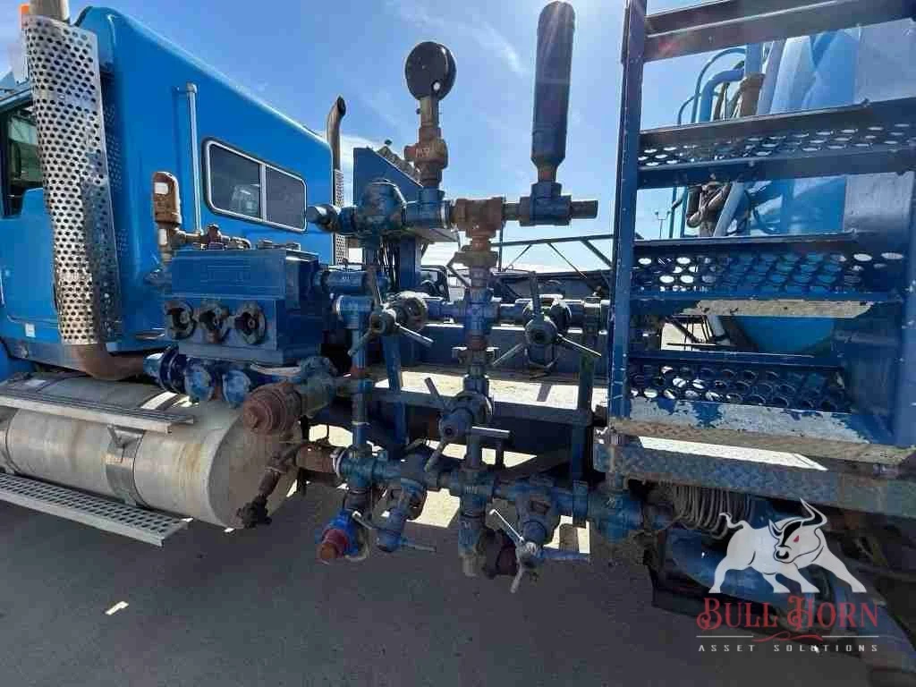 2010 Kenworth T800 w/ 2008 SJ Petro 300 Pump Truck