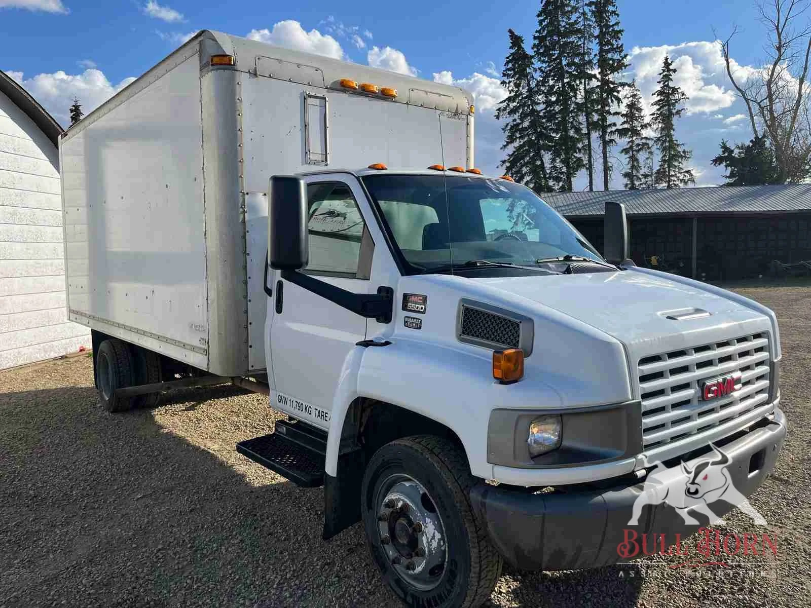 2005 GMC C5500 Cube Van