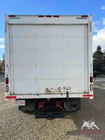 2005 GMC C5500 Cube Van