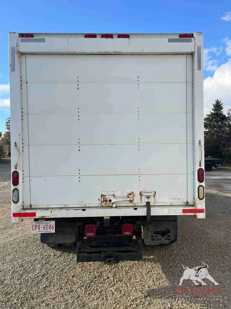 2005 GMC C5500 Cube Van