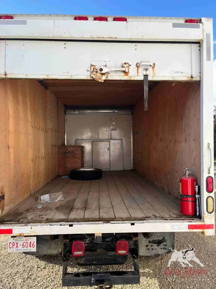 2005 GMC C5500 Cube Van