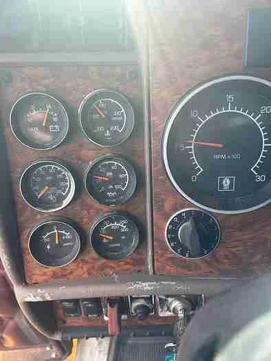 2002 Kenworth C500 Bed Truck