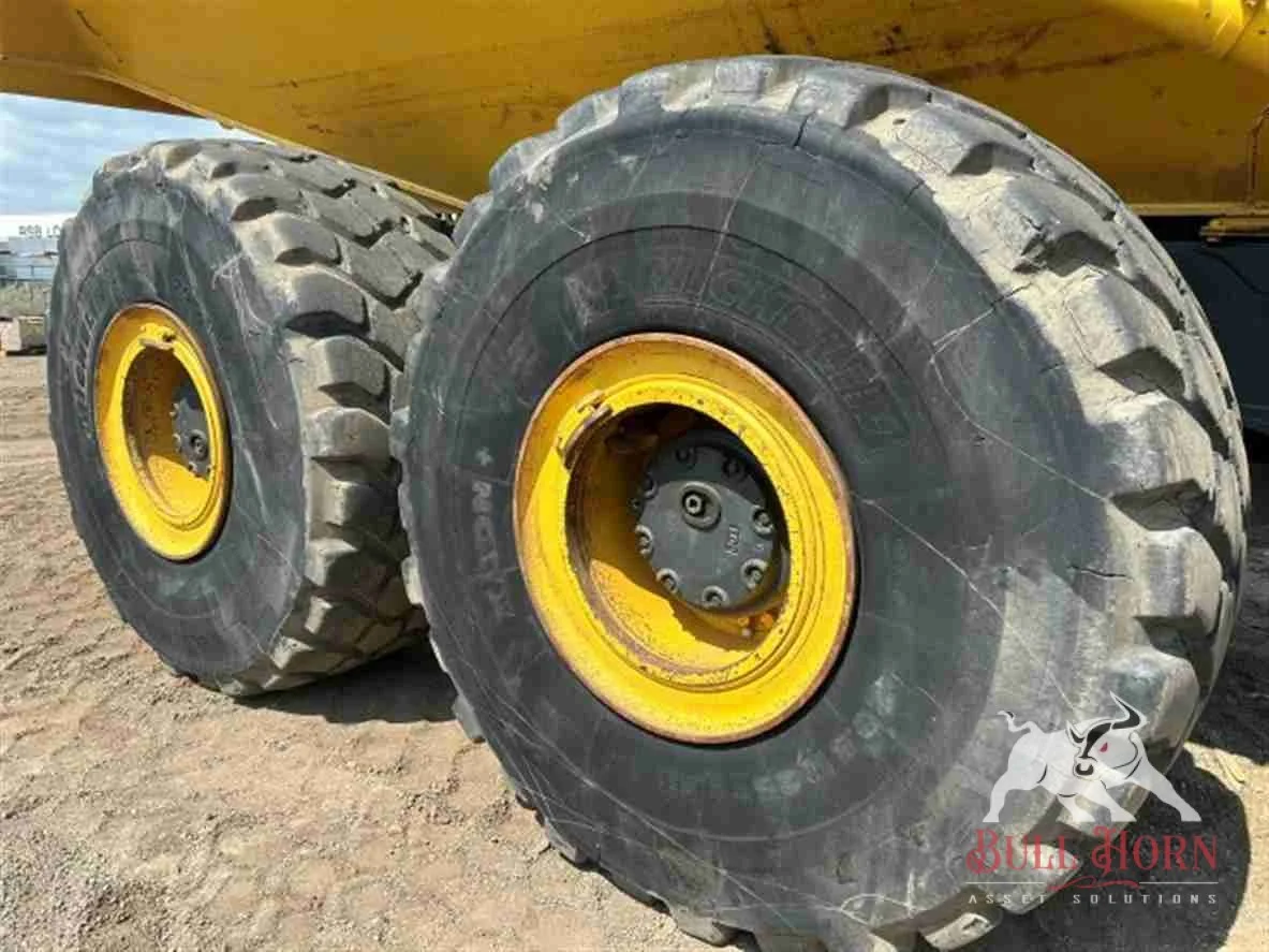 2016 Komatsu HM400-5