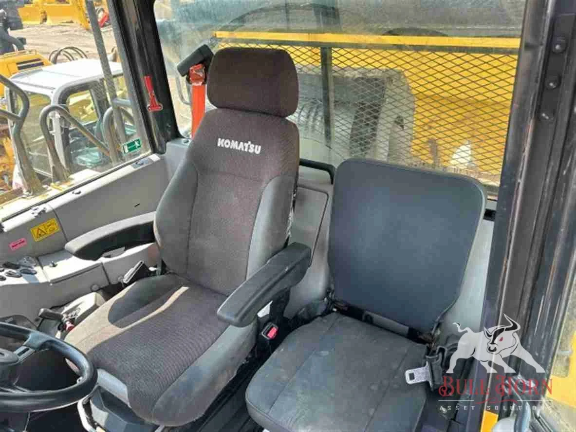 2016 Komatsu HM400-5