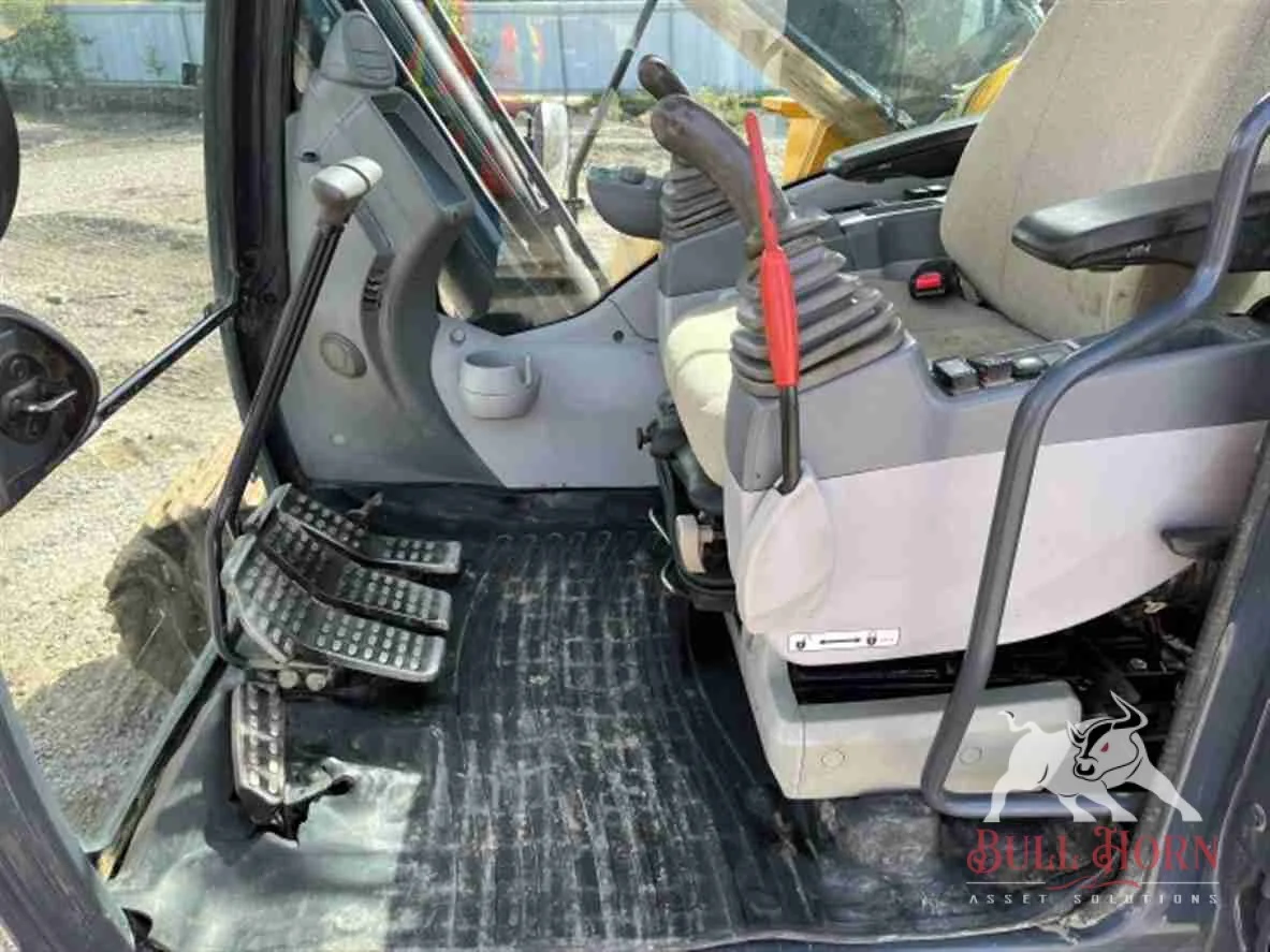 2017 John Deere 350GLC