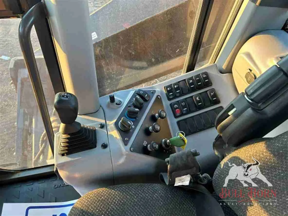 2015 Volvo G970 Grader